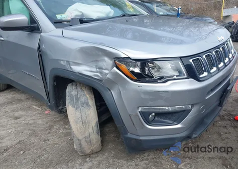 2018 Jeep Compass Latitude 4X4 из США, поврежденный, VIN 3C4NJDBB1JT435428